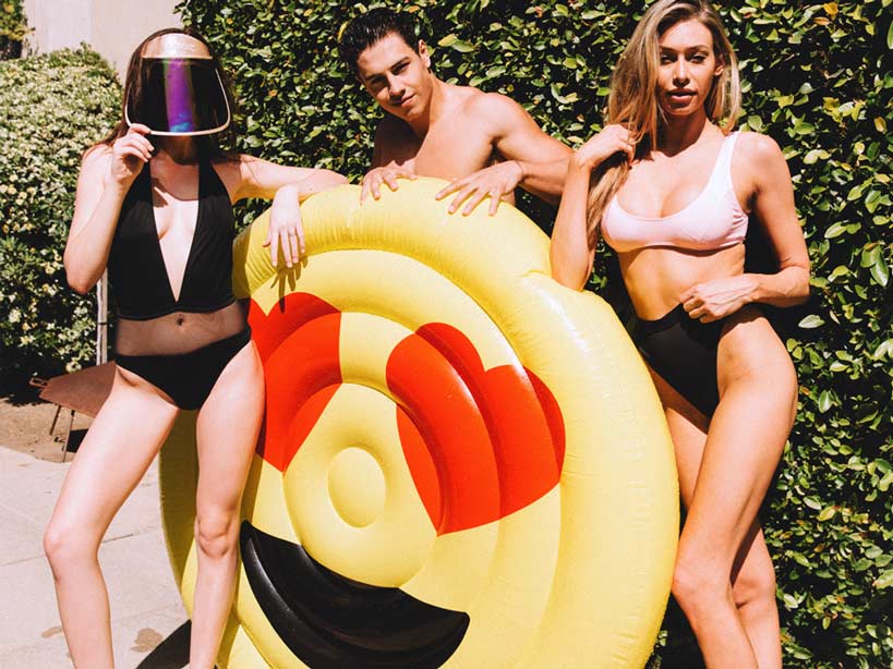 Heart Eyes - Floatie Kings