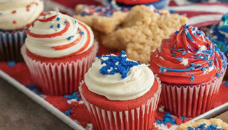 4th of july cupcakes and cookies