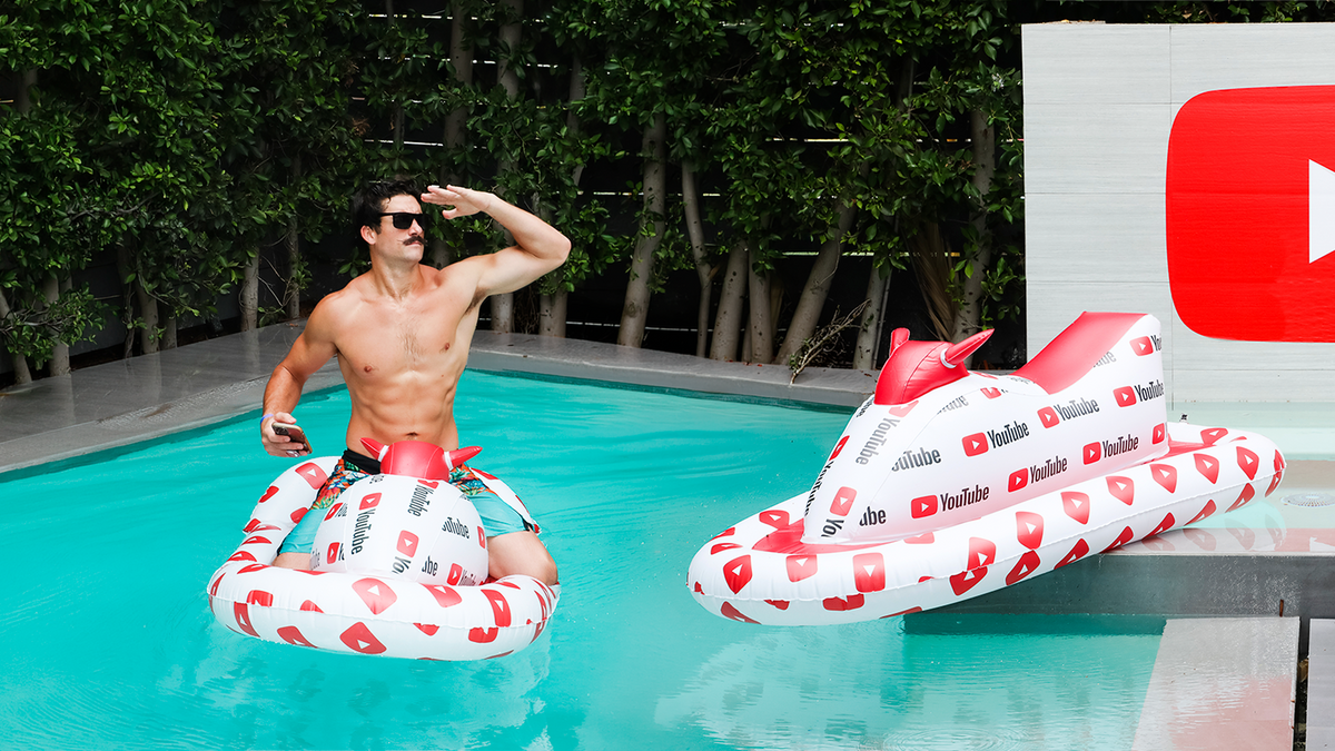 Custom Pool Floats & Branded Pool Inflatables – Floatie Kings