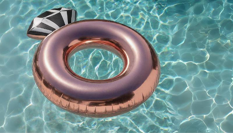 diamond ring float