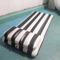bland and white matress