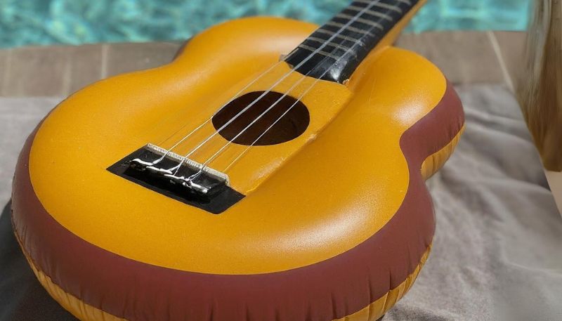 ukulele float